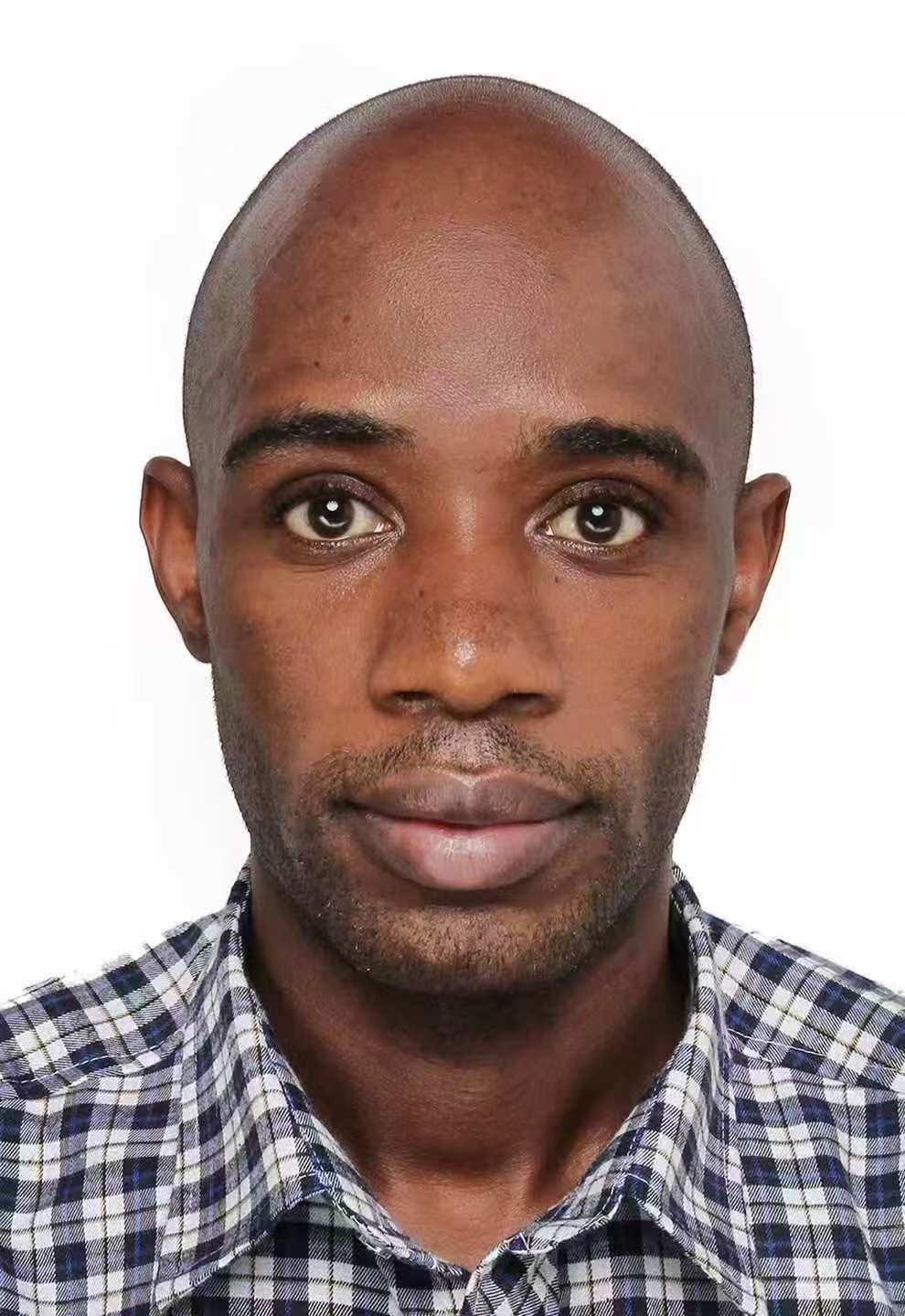 Amosi Mbuji
